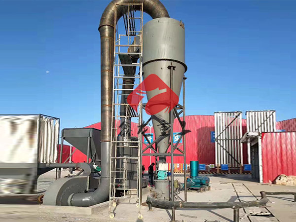 內蒙4R雷蒙磨粉機生產(chǎn)現(xiàn)場