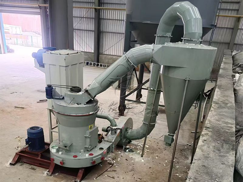 3R3016型雷蒙磨粉機(jī)現(xiàn)場